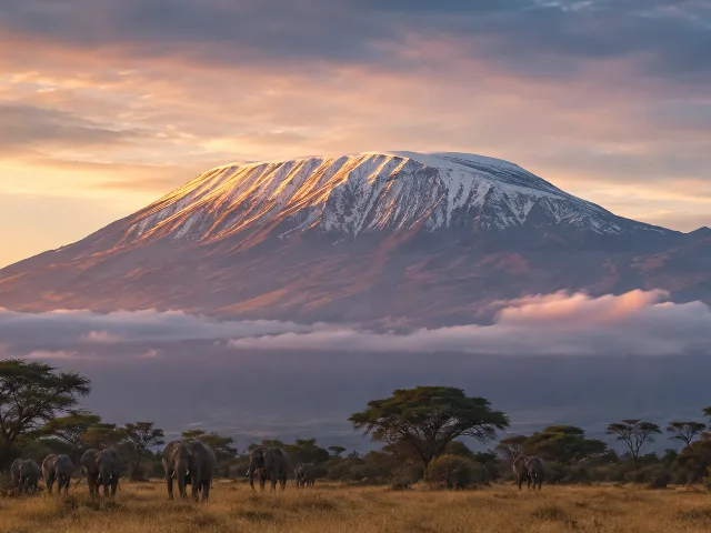Glaciares tropicales del Kilimanjaro retrocediendo sobre la sabana africana